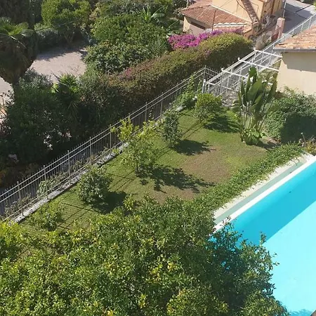 Silver House * Mentone